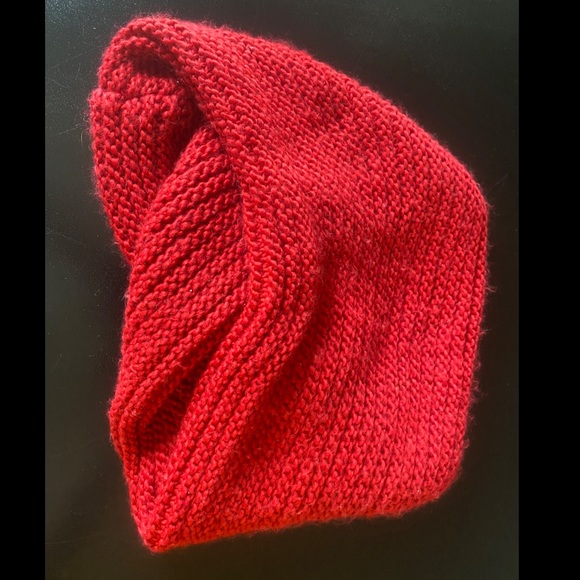 Redcowl neck scarf (one loop) - Picture 1 of 3